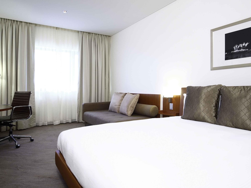 Novotel Canberra 27/72