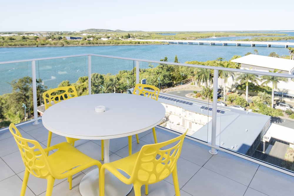 Riviera Mackay 7/55