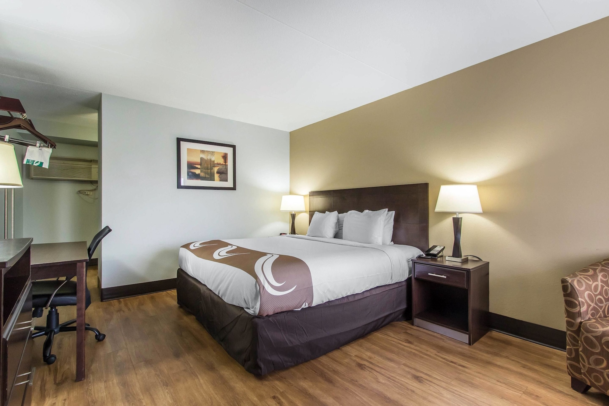 ROOM, KING BED