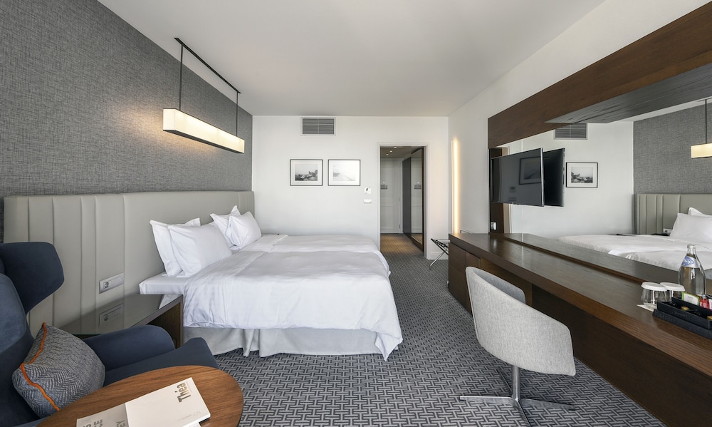 PREMIUM, SEA VIEW