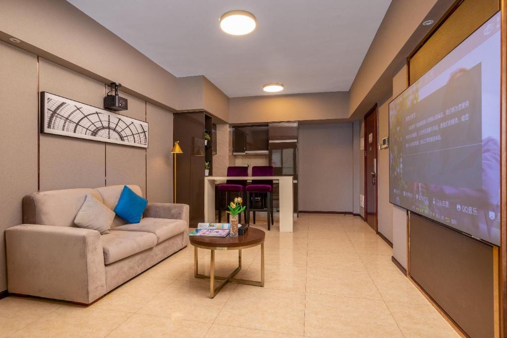 Cinema, Executive, Suite, King Bed