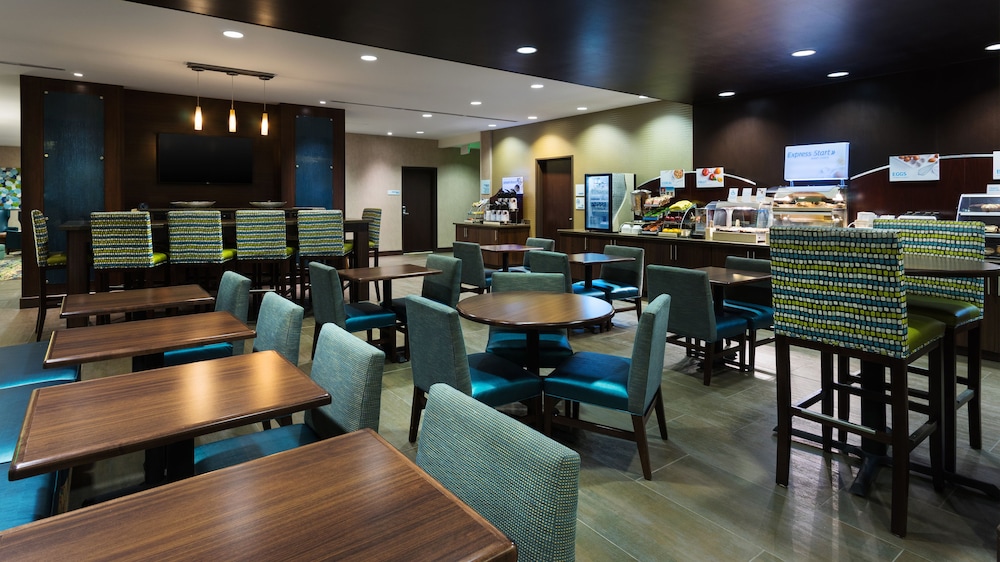 Holiday Inn Express & Suites Midland South I-20 49/69