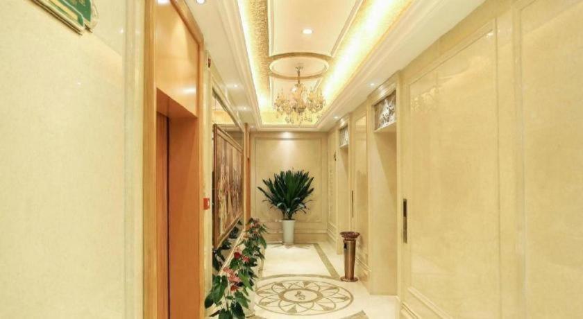 Vienna Hotel (Xi'an Bell Tower) 23/61