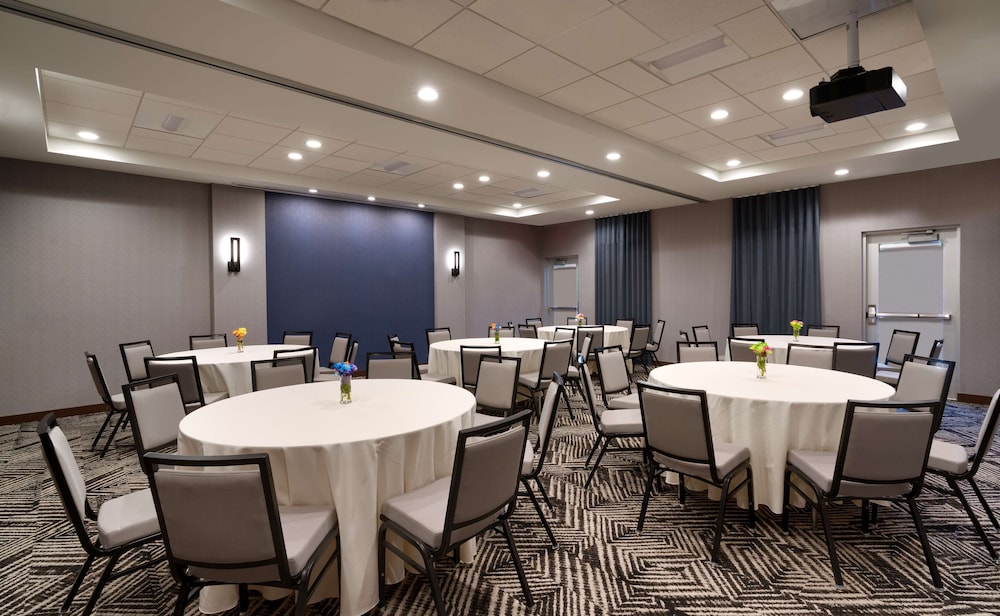 Hyatt Place Fayetteville/Springdale 25/33
