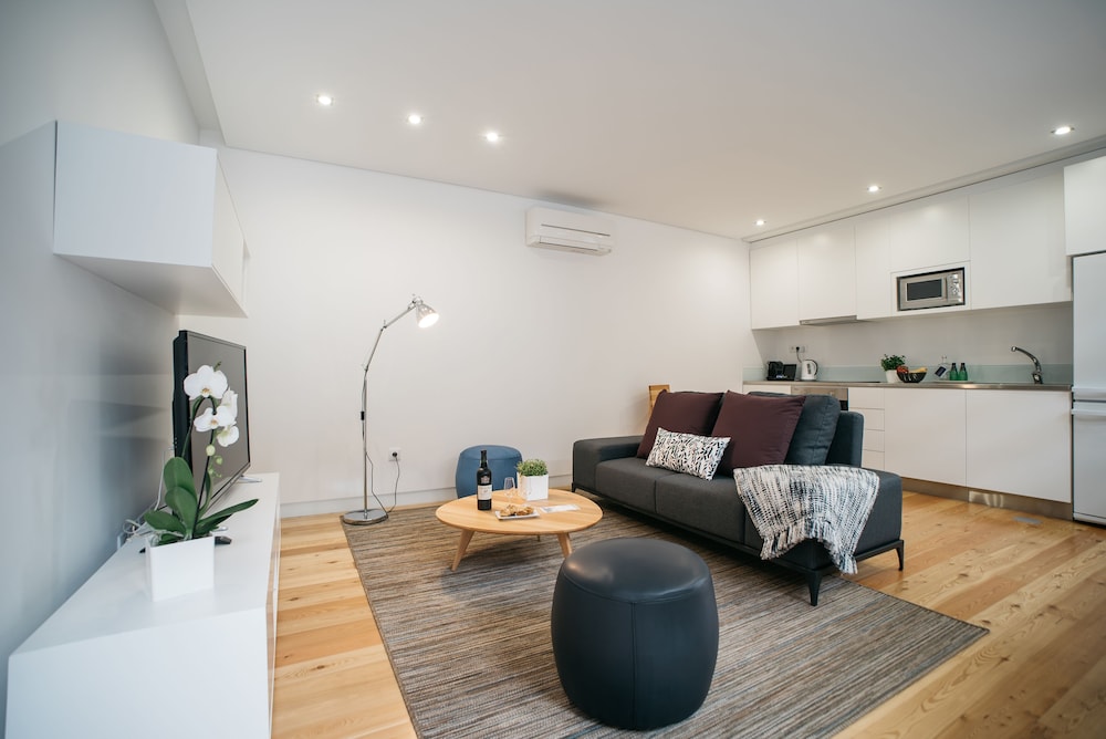 D'autor Apartments 12/19