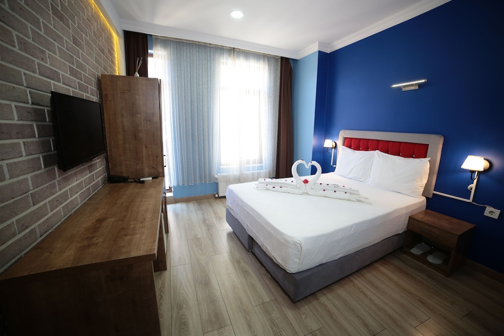 TAKSIM PARK SUITES 33/54