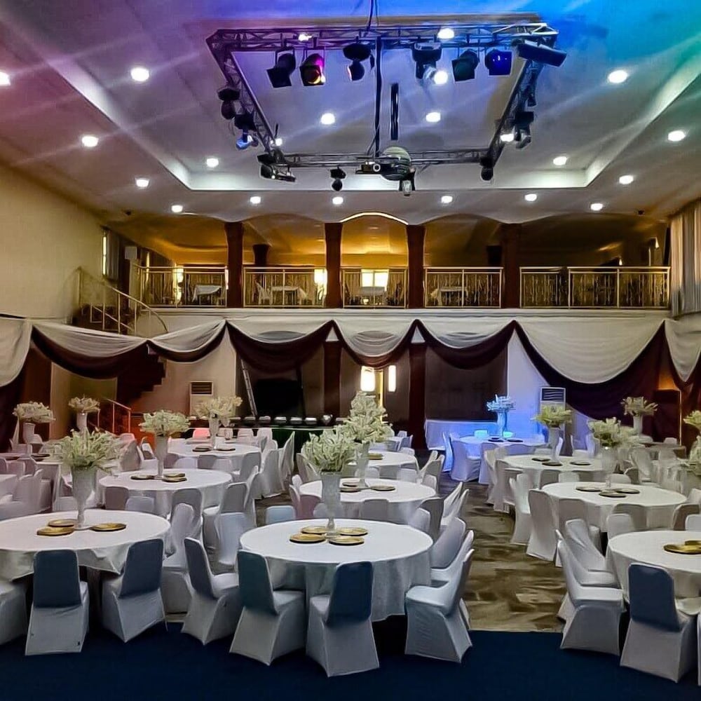 3j Apos S Hotel Ltd 52/64