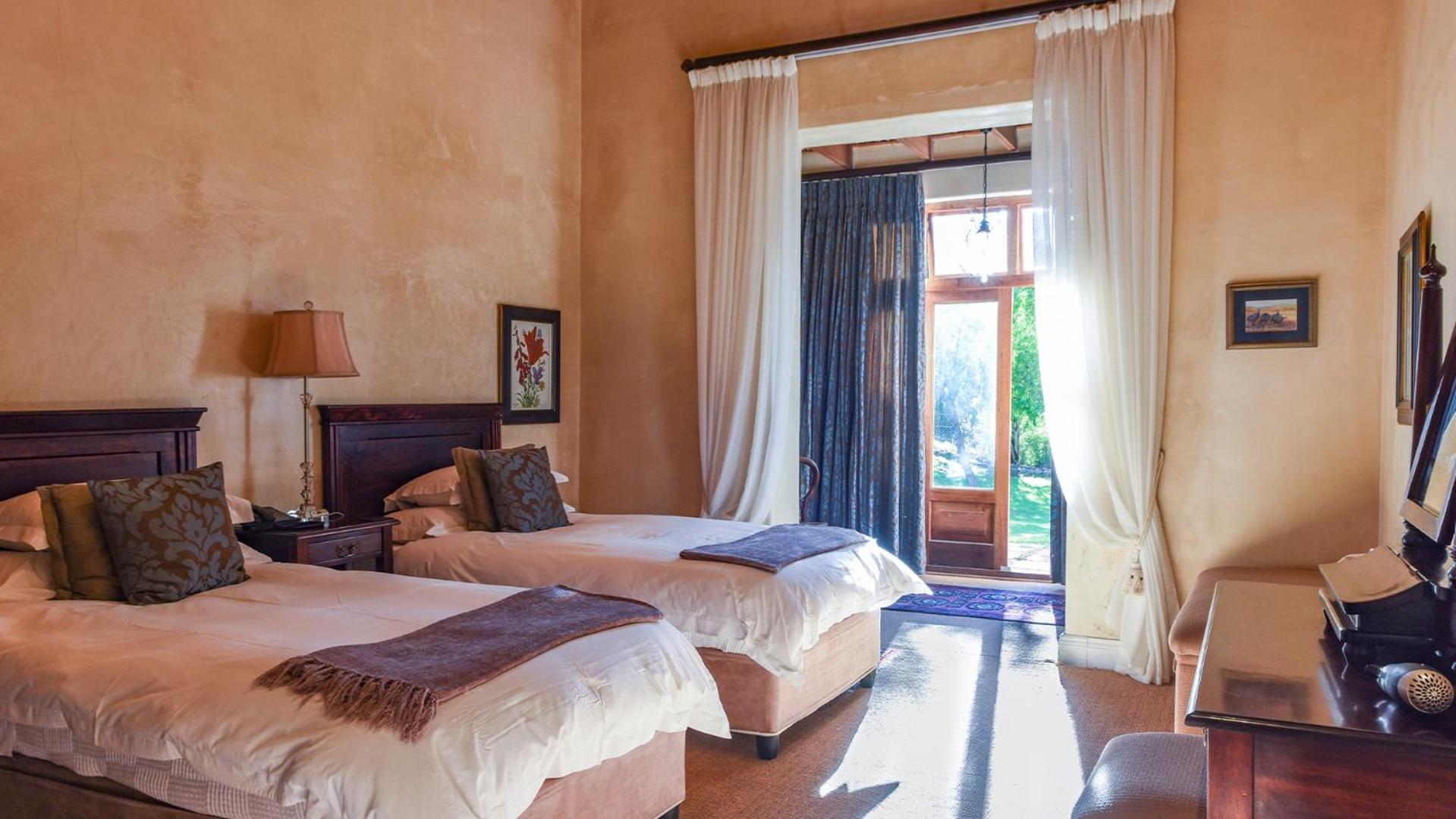 Manor, Standard, Twin Beds, Garden View