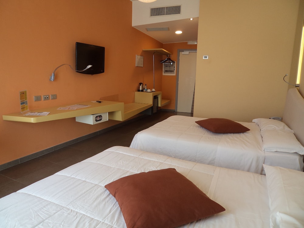 Ibis Styles Catania Acireale 12/75