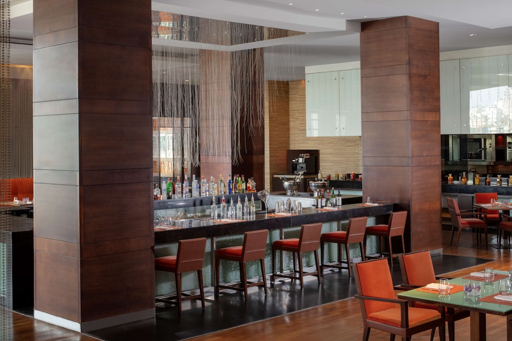Grand Hyatt 50/76