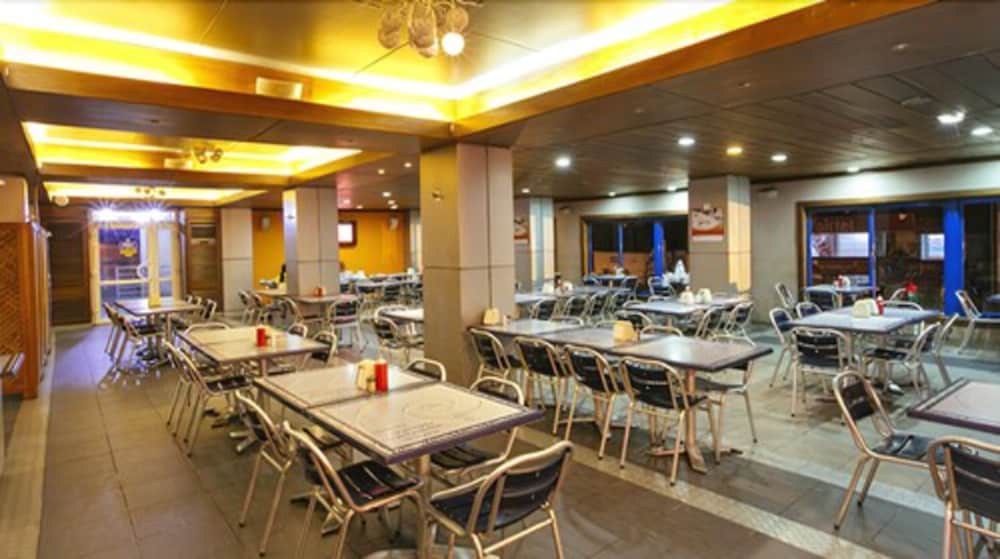FrankieS Hotel 36/41