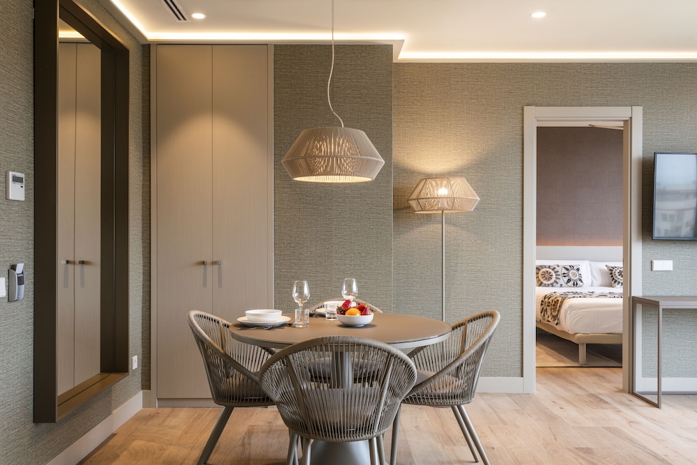 Intelier Core Suites Valencia 35/45