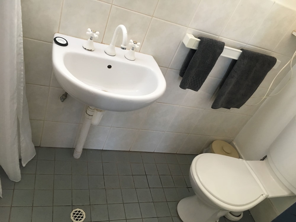 AIRPORT WHYALLA MOTEL 55/58