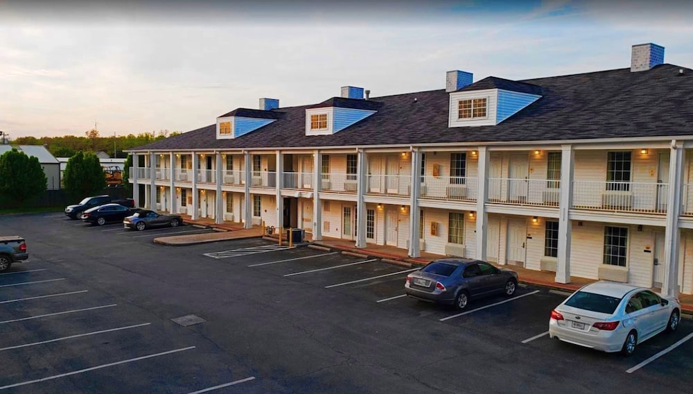 Baymont By Wyndham Tullahoma 24/27