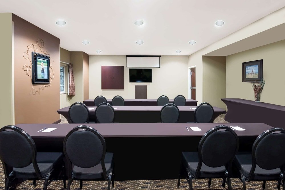 Microtel Inn Suites By Wyndham Sidney 23/25