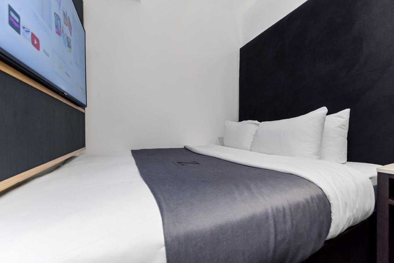 Inner, Z, Queen Bed, No Window