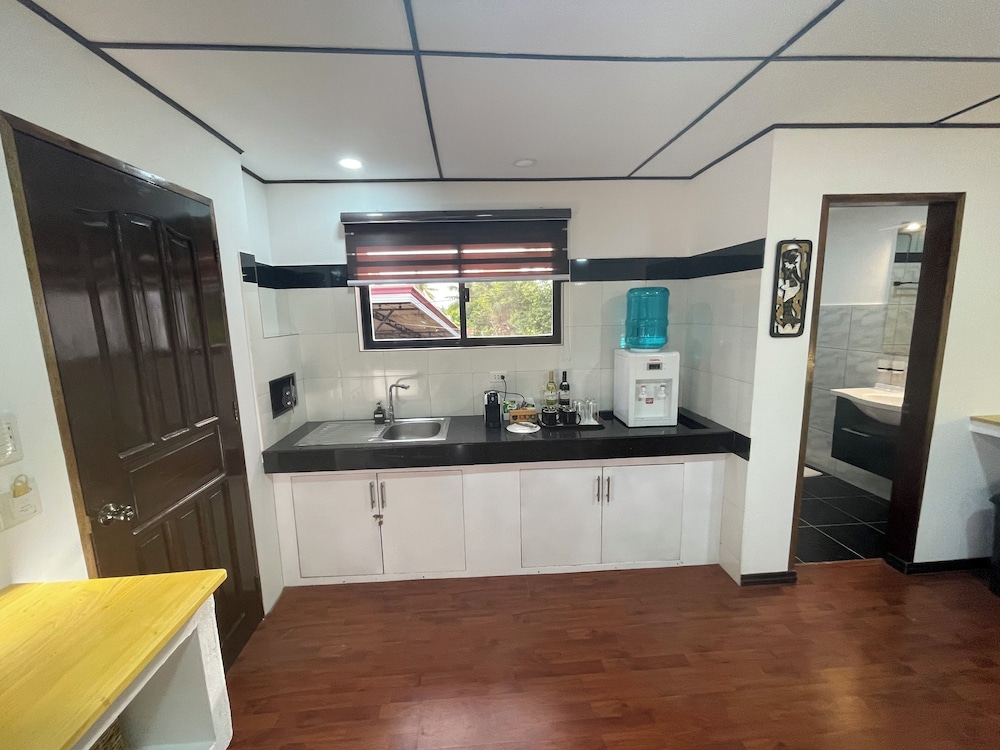 Parrot Resort Moalboal 7/50
