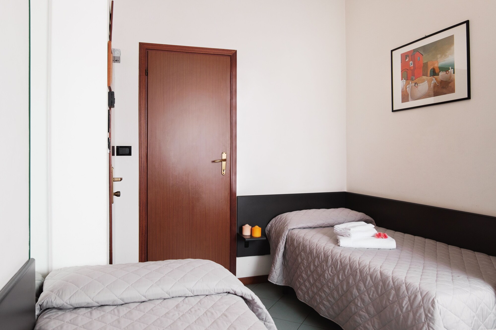 غرفة اقتصادية بسريرين منفصلين
