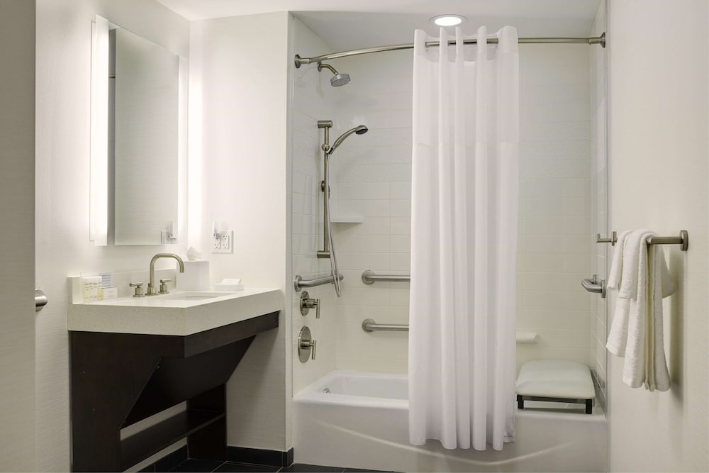 Hampton Inn Brooklyn Hotel 13/63