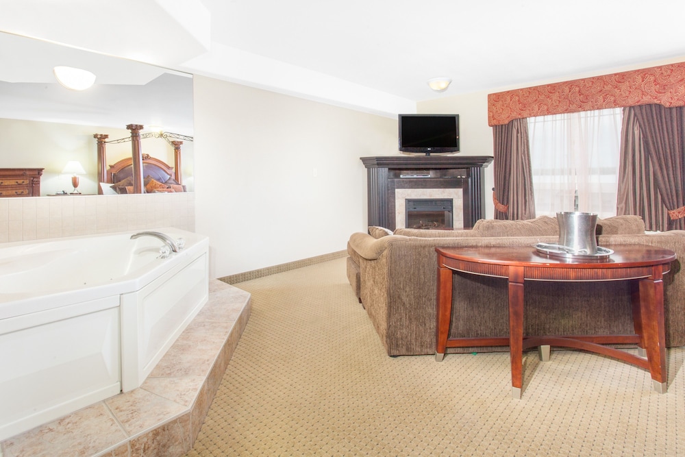 Ramada Westlock 13/37