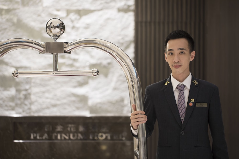 Platinum Hotel 3/71