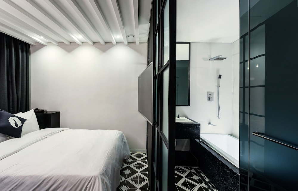 HOTEL THE DESIGNERS KONDAE 10/71