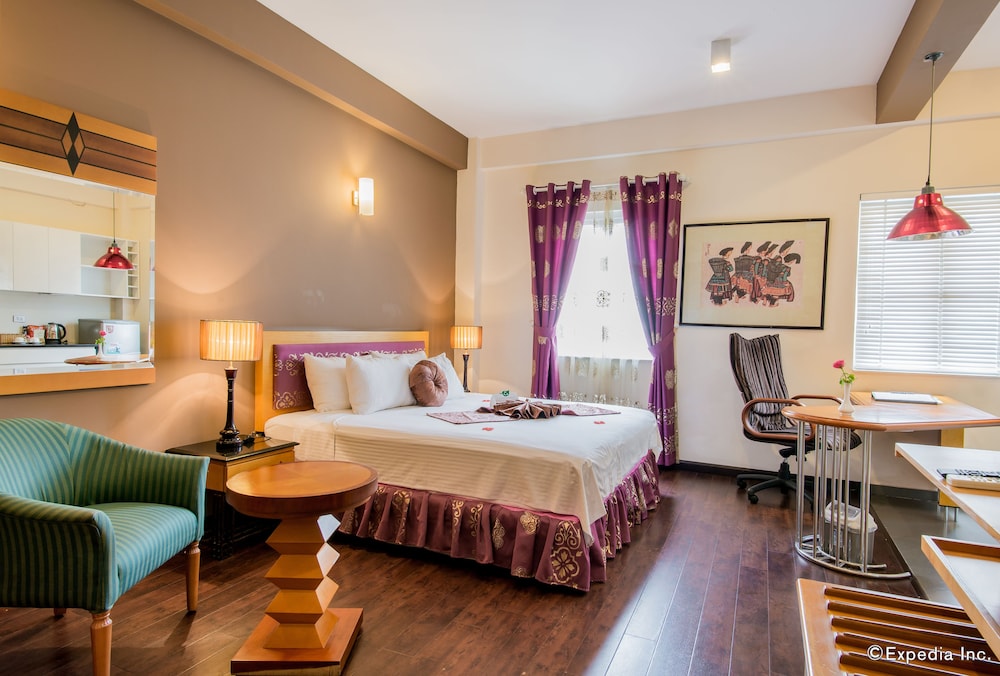 Golden Sun Villa Hotel 9/73