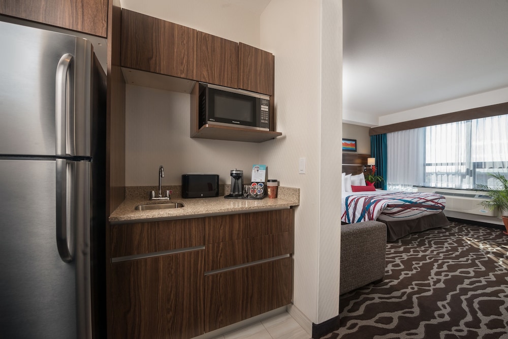 Encore Suites By Service Plus Inns 5/58