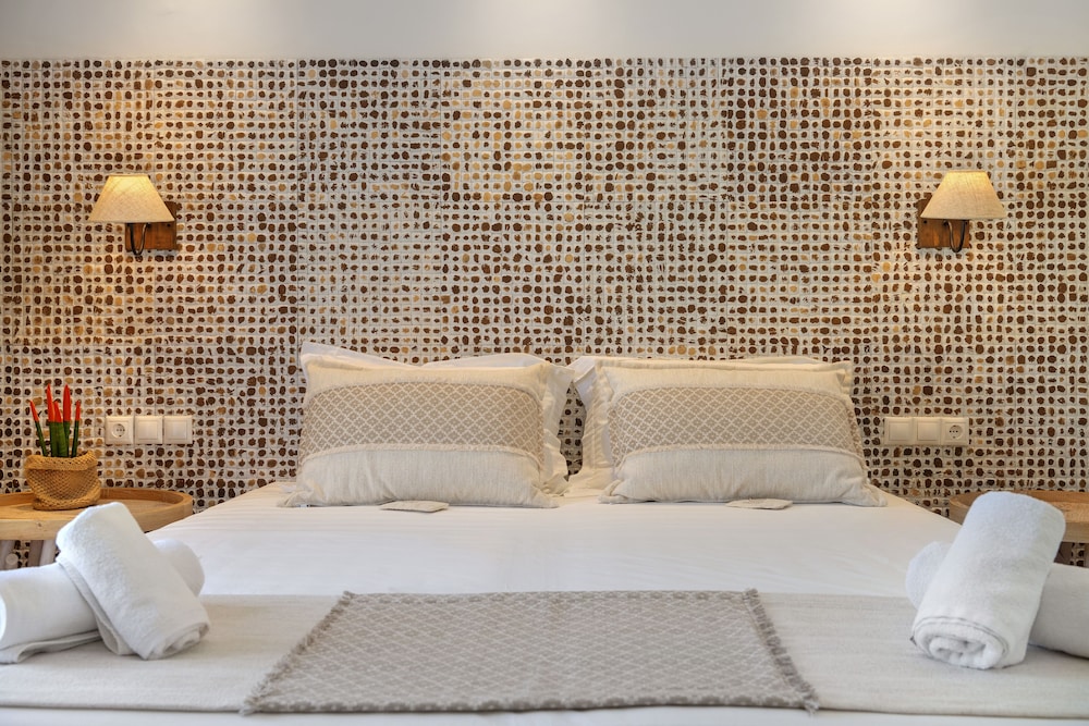 Dolphin Bay Seaside Resort & Suites 38/74