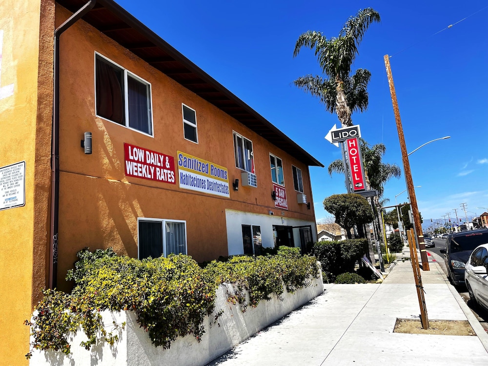 Lido hotel 3/25