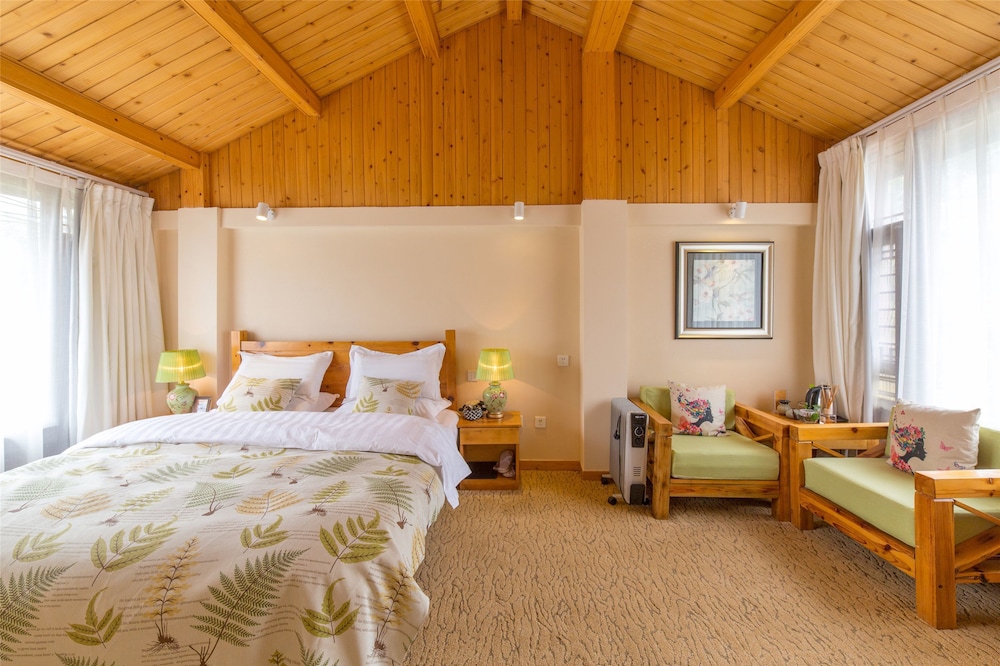 C'est La Vie Boutique Inn 10/50