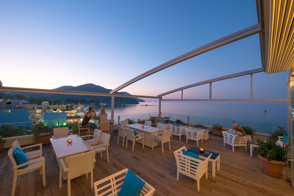 Corissia Princess Hotel 9/76