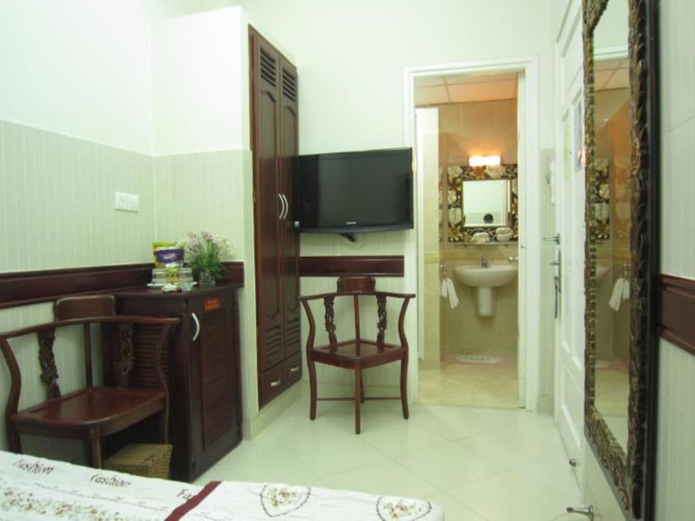 Hoang Thanh Thuy Hotel 1 66/77
