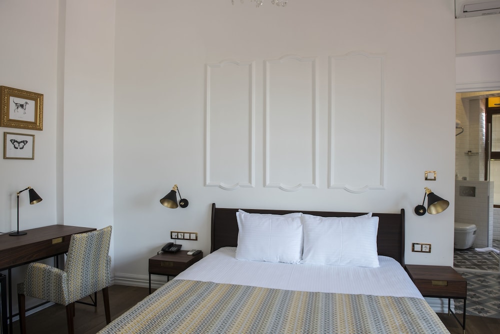 Rodosto Hotel 11/52
