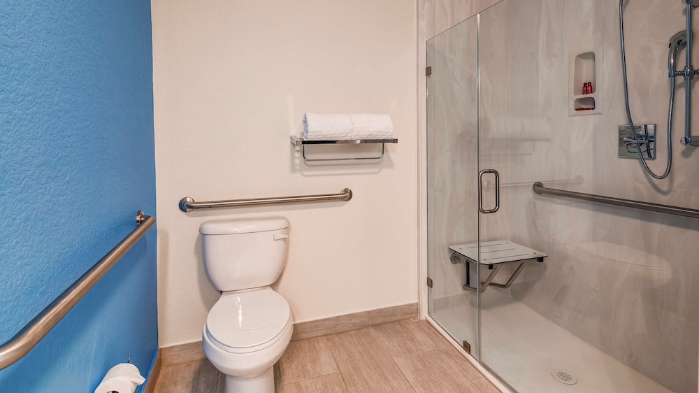Surestay Plus Hotel By Best Western Humble 8/33