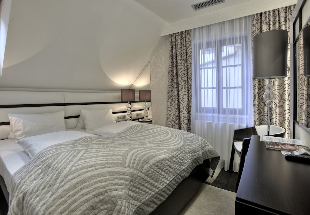 Grand Hotel 13/47