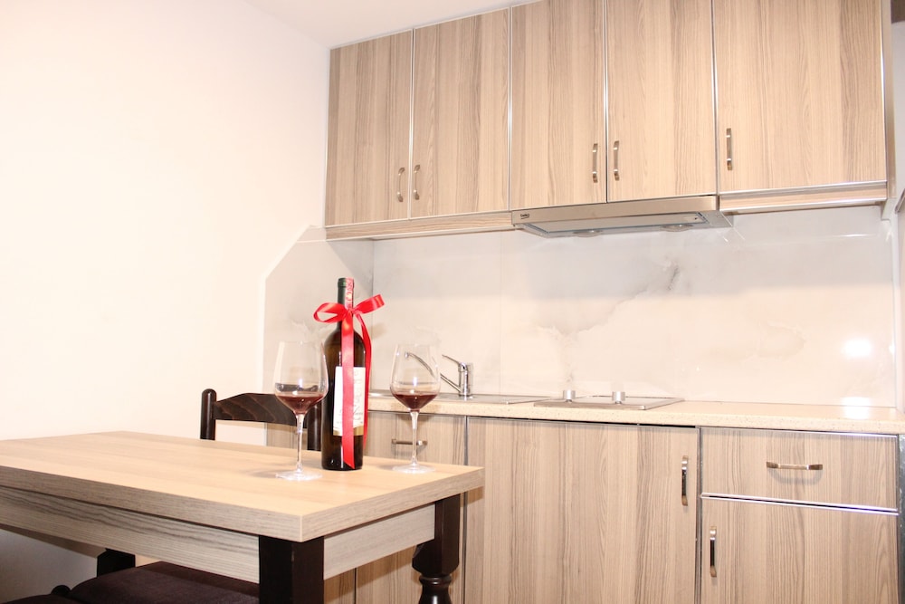 Bebi Apartments 50/50