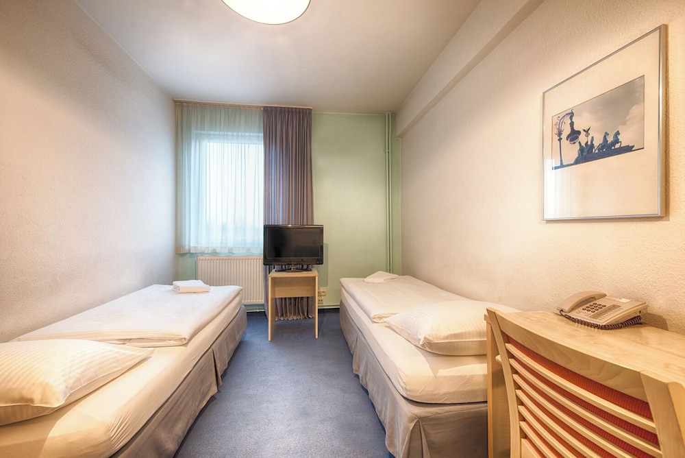 Enjoy Hostel Berlin City West 17/45