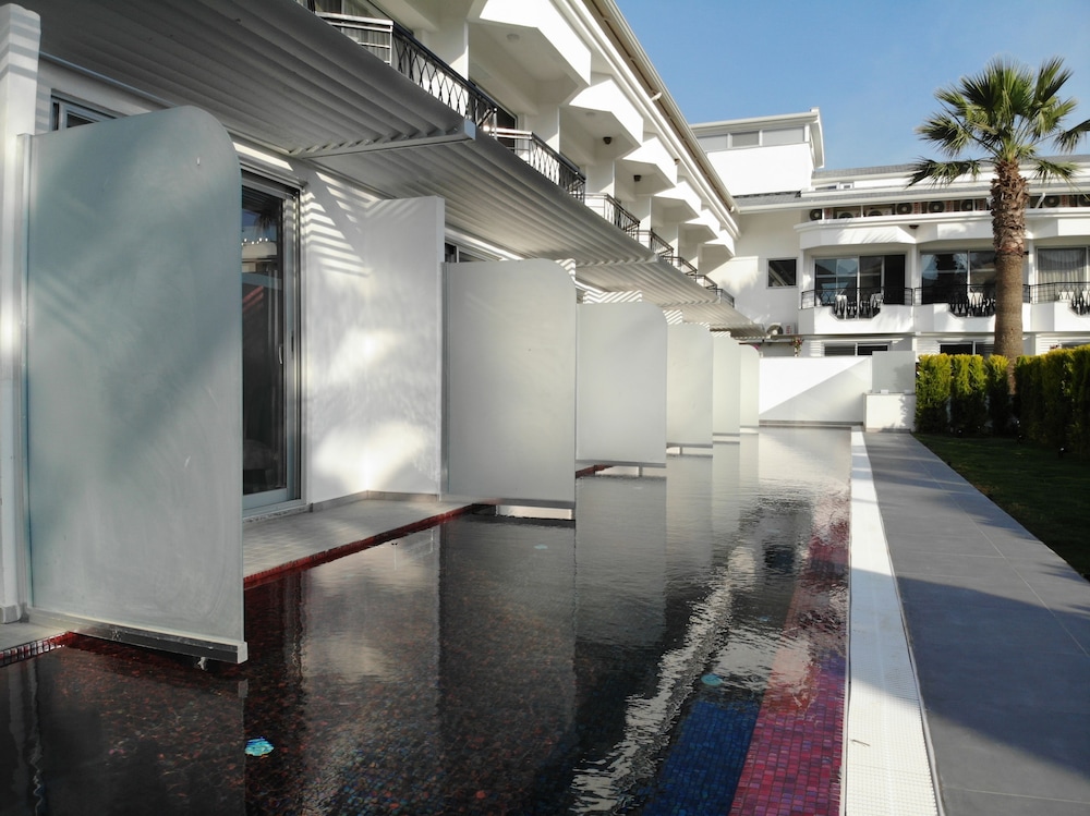 Voxx Marmaris Beach Resort Adult Only +16 15/52