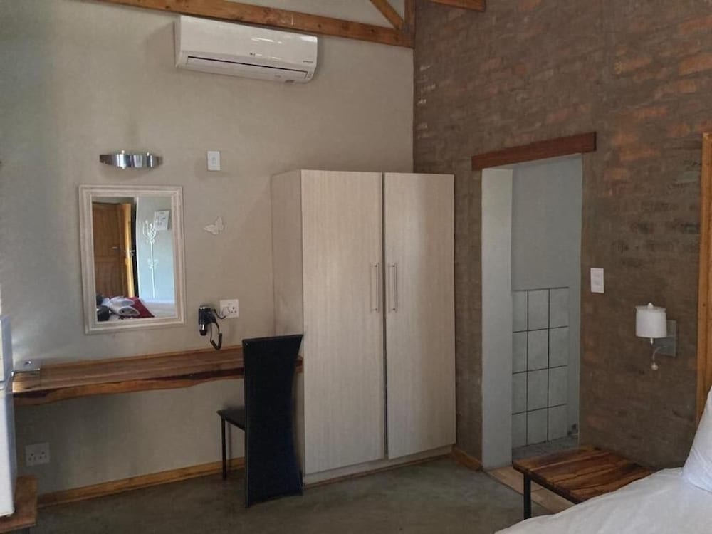 Munati Lodge 22/24