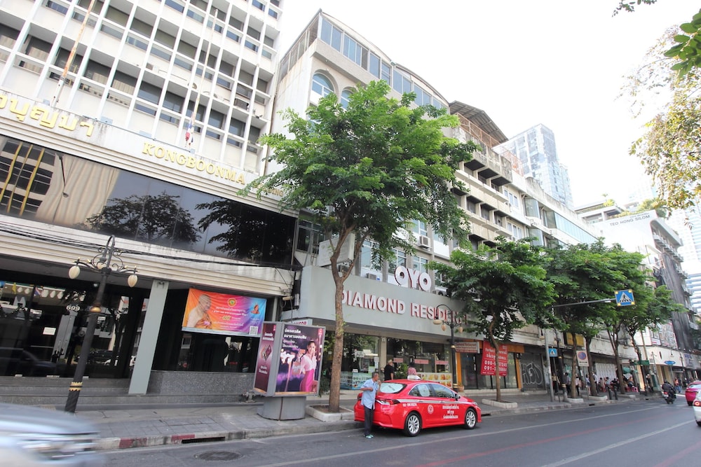 OYO 102 Diamond Residence Silom 27/28