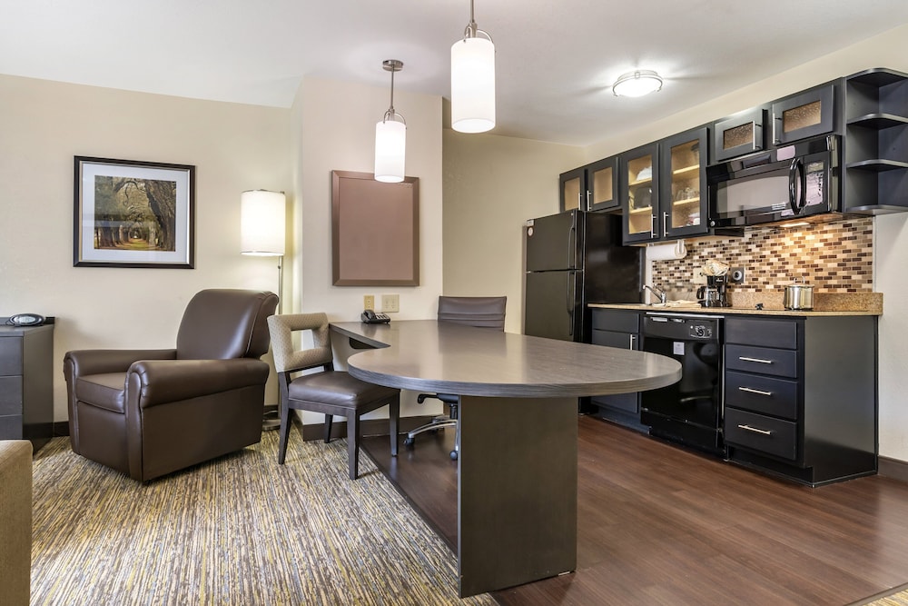 Candlewood Suites Alabaster 37/50