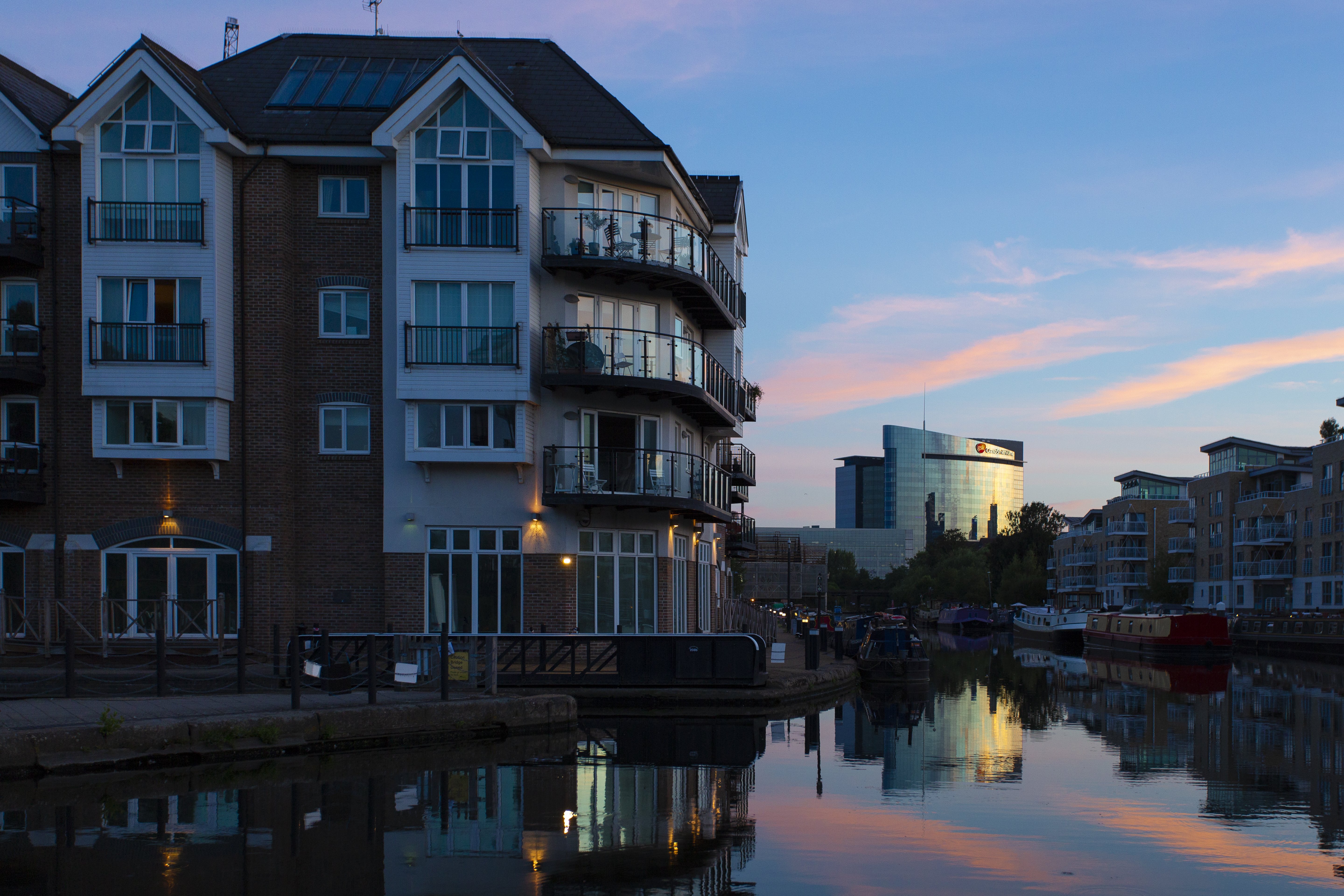 Holiday Inn London Brentford Lock 8/60