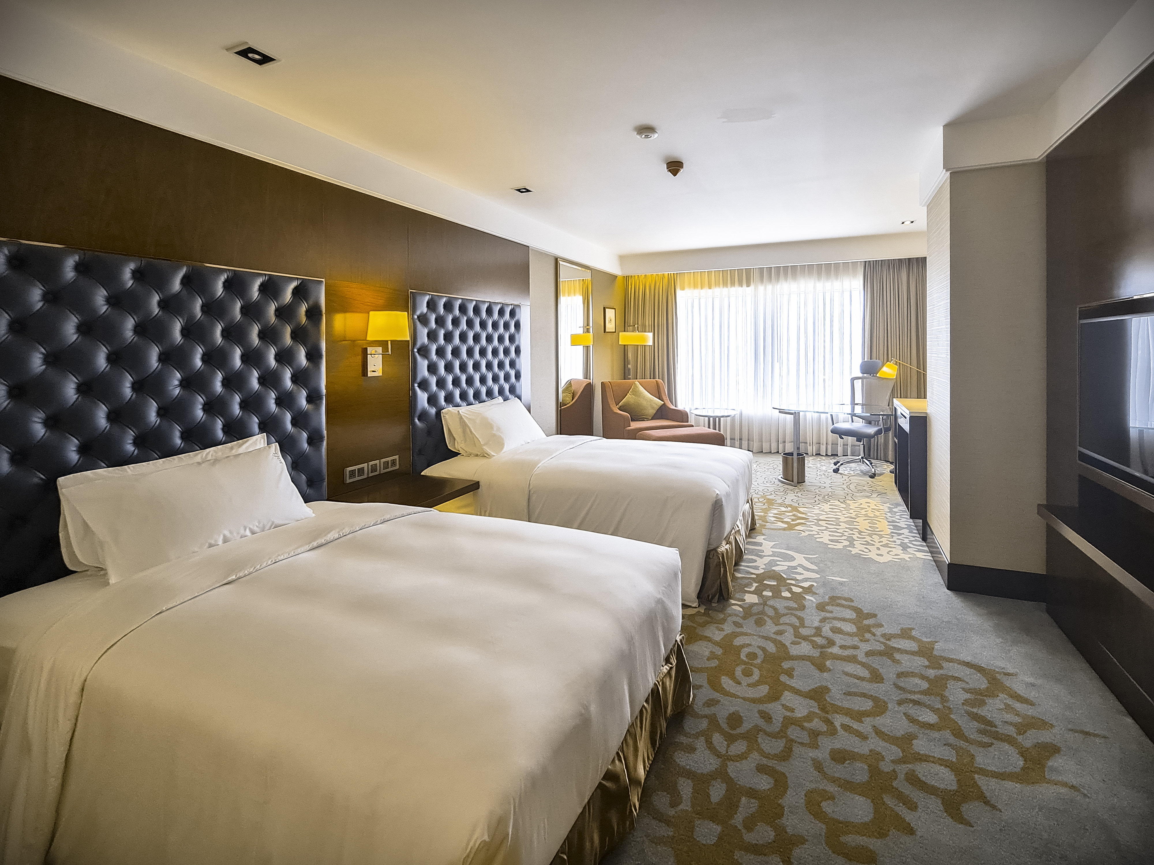 Premium, Twin Beds, City View