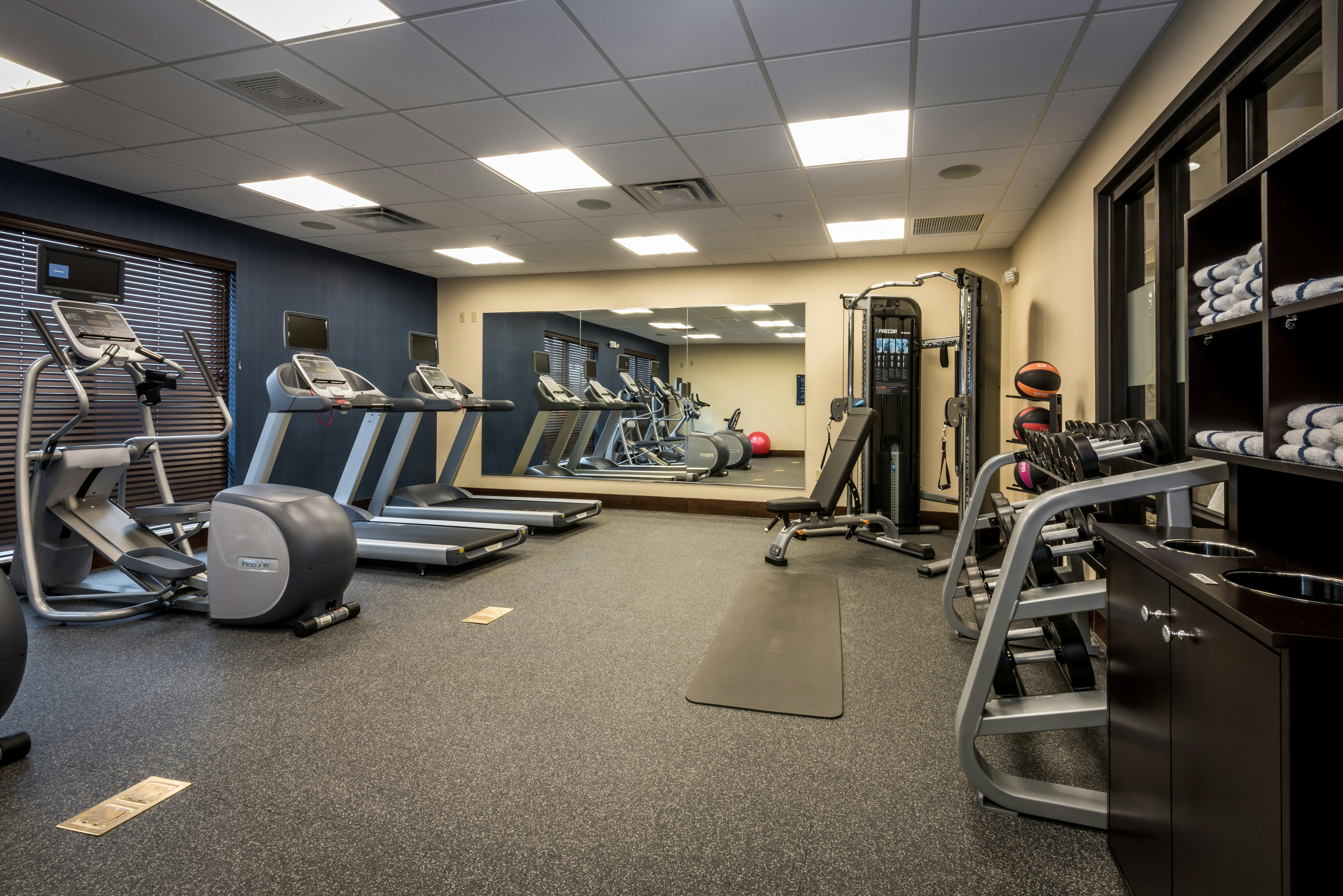 Hampton Inn and Suites Hammond 20/33