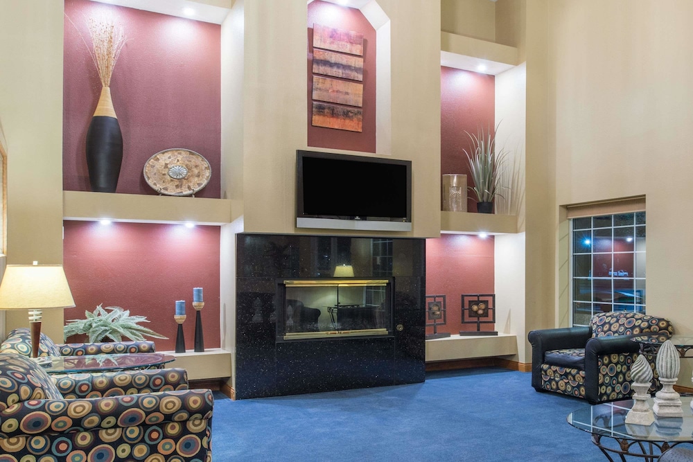 Ramada by Wyndham Springfield North 9/18