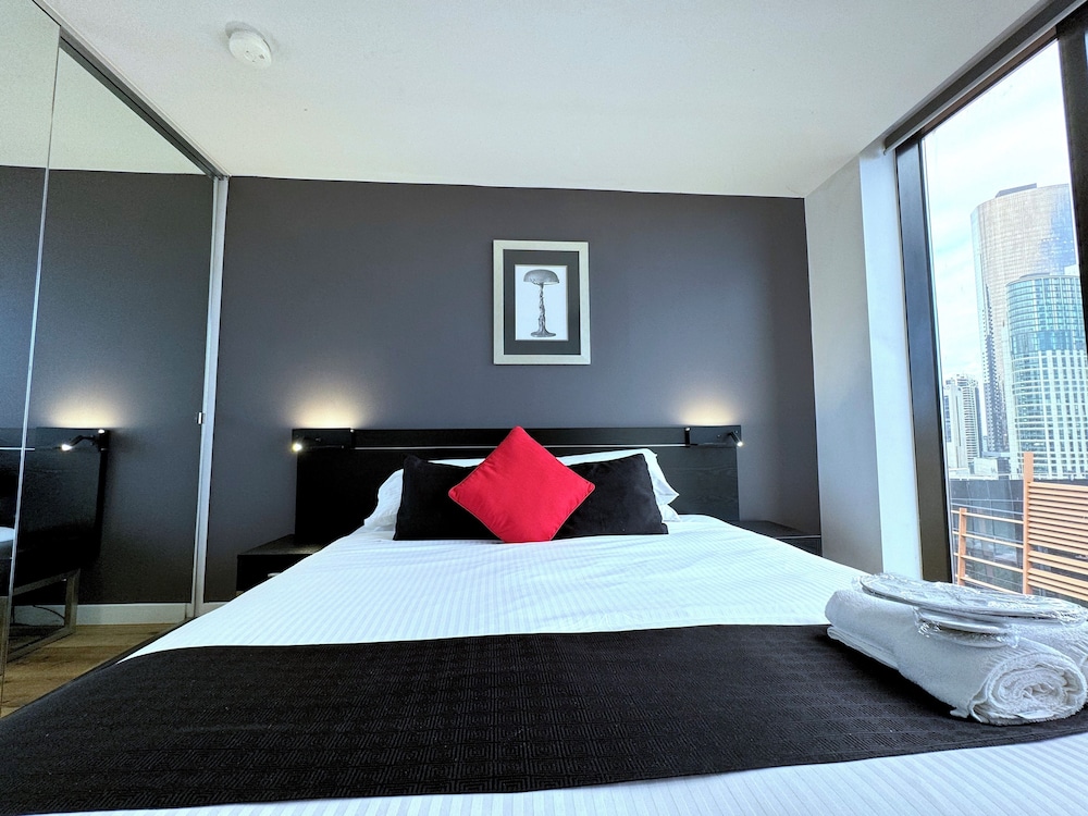 2 BEDROOMS, APARTMENT, 4 BEDS, 2 BATHROOMS