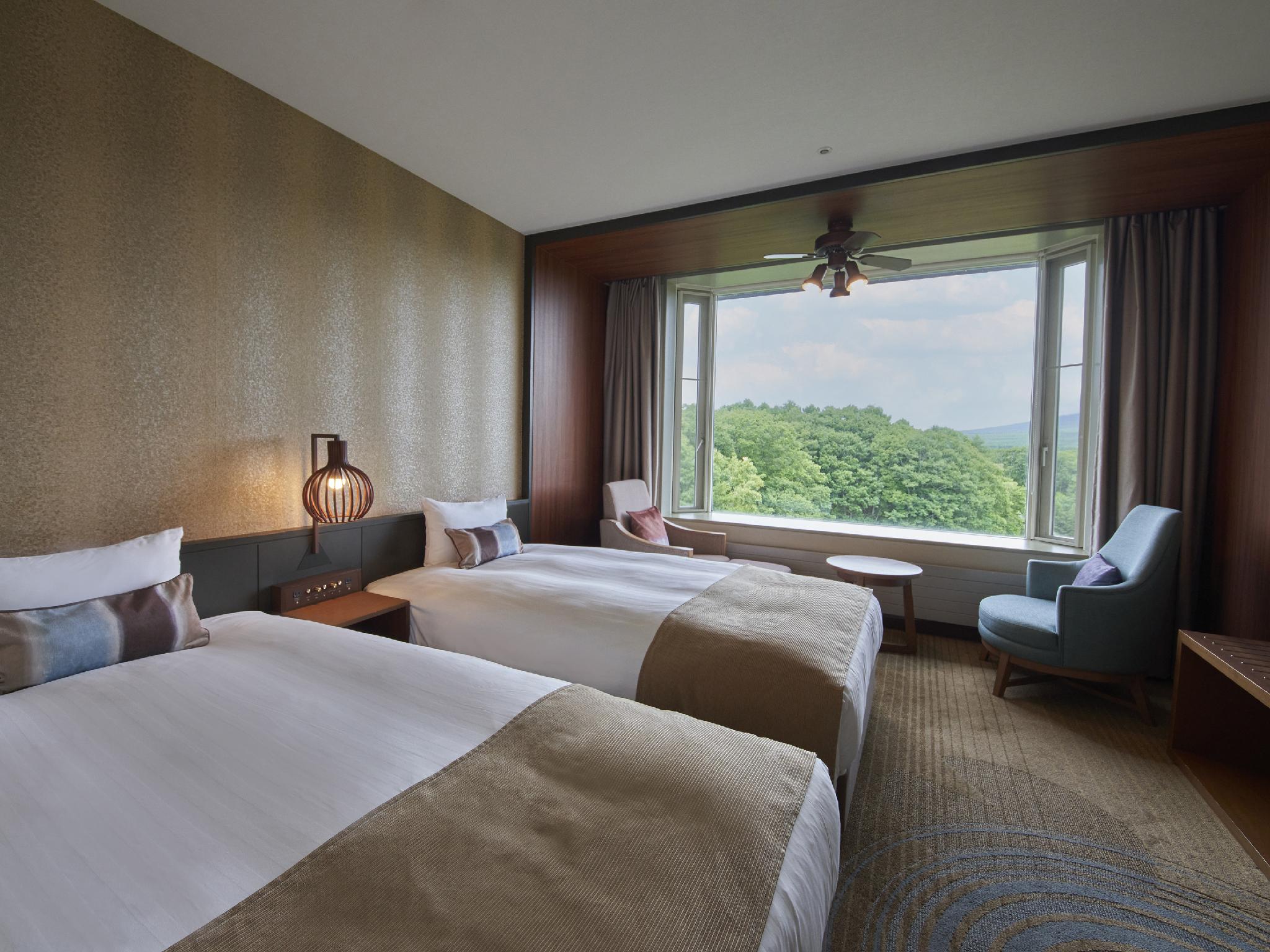 SUPERIOR, TWIN BEDS, MOUNTAIN SIDE