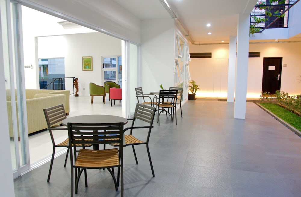 Ampera Avenue Residence 12/17