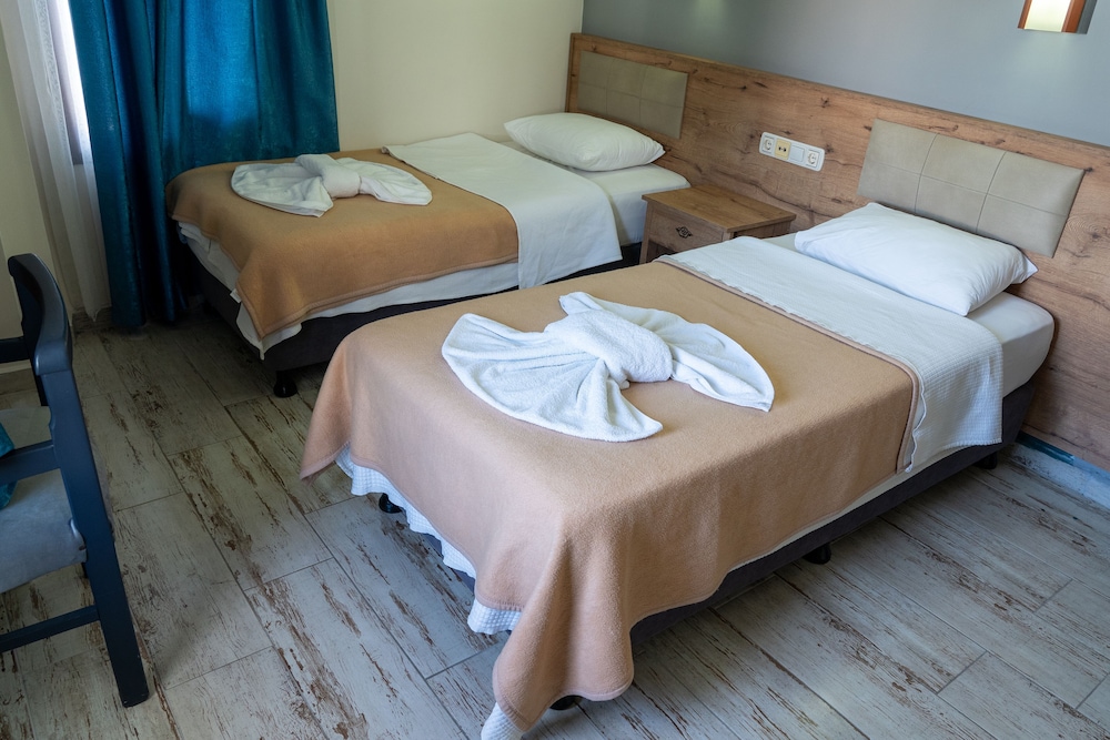 Otel Eroglu 18/44
